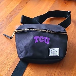 NWOT Herschel TCU Belt Bag